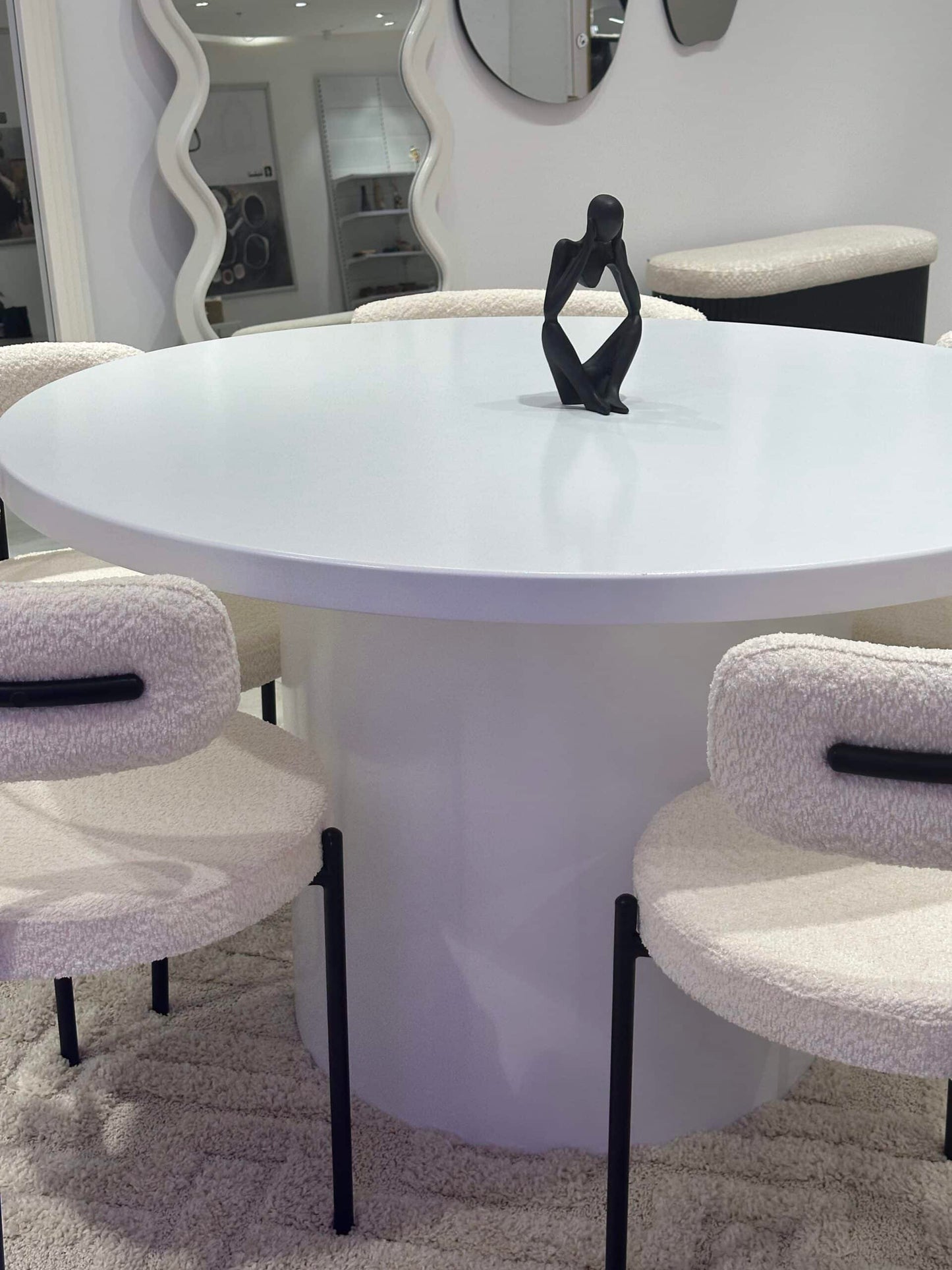 Table à manger ronde + 5 chaises ronde